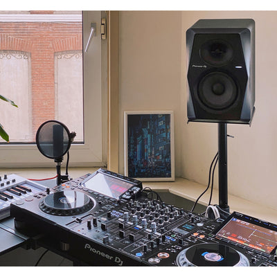 Pioneer DJ VM-70 6.5" Professional Active Studio Monitor Speaker, Audio Equipment for Recording & DJ Sets, Black