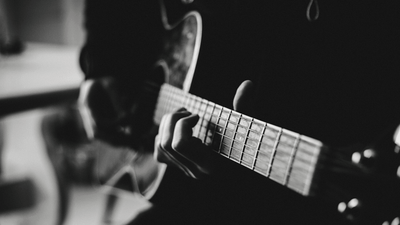 Fender: Clean vs Distorted Tone