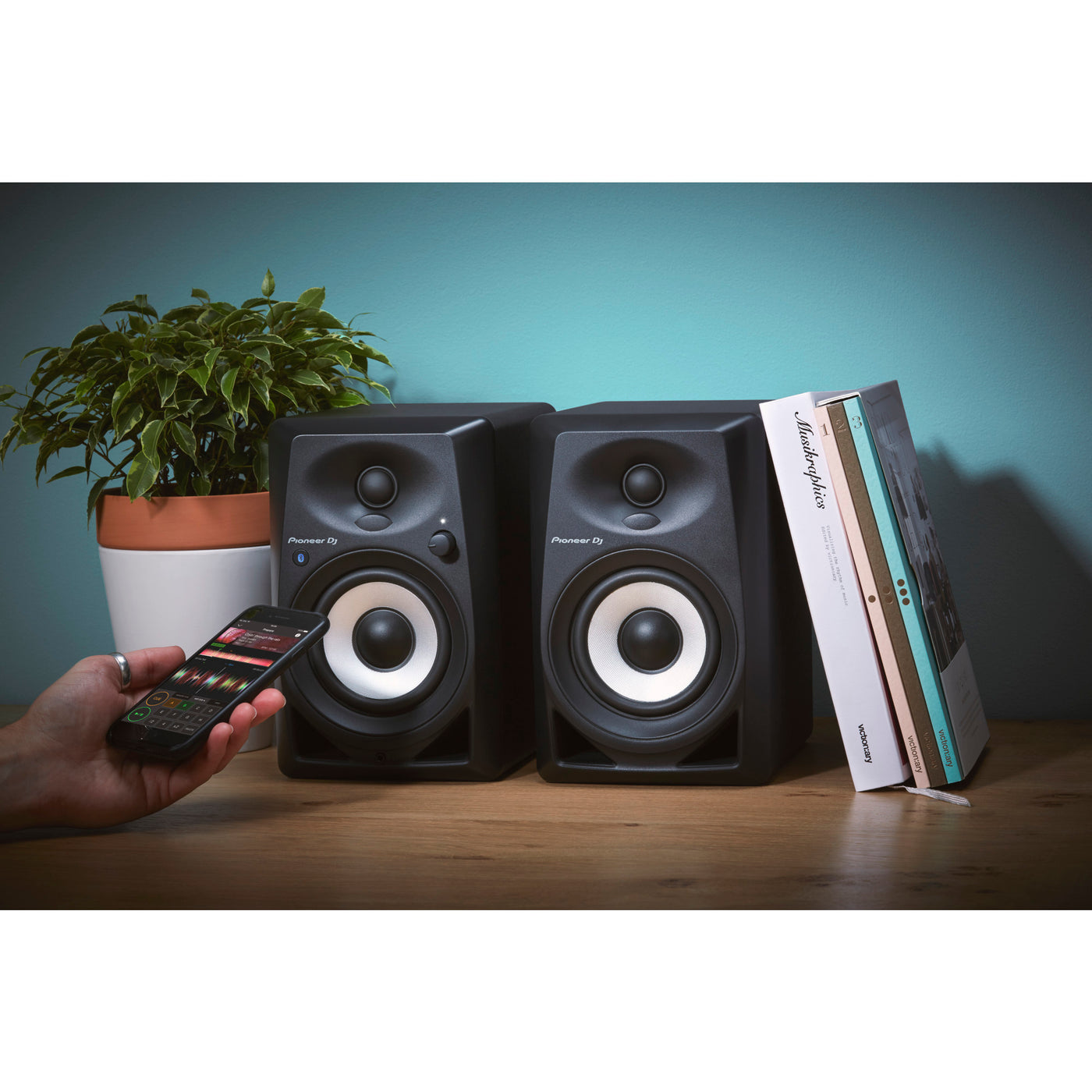 Pioneer DJ DM-40BT-W 4” Desktop Studio Monitor System with Bluetooth Connectivity, Professional Electronic Audio Equipment, Bluetooth Speakers - Black